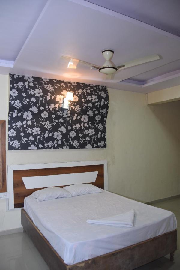 Hotel Riviera Residency Тане Екстериор снимка