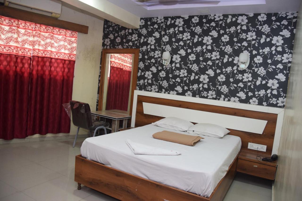 Hotel Riviera Residency Тане Екстериор снимка