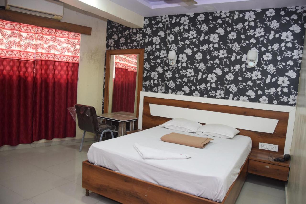 Hotel Riviera Residency Тане Екстериор снимка