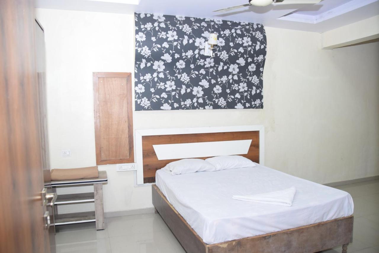 Hotel Riviera Residency Тане Екстериор снимка