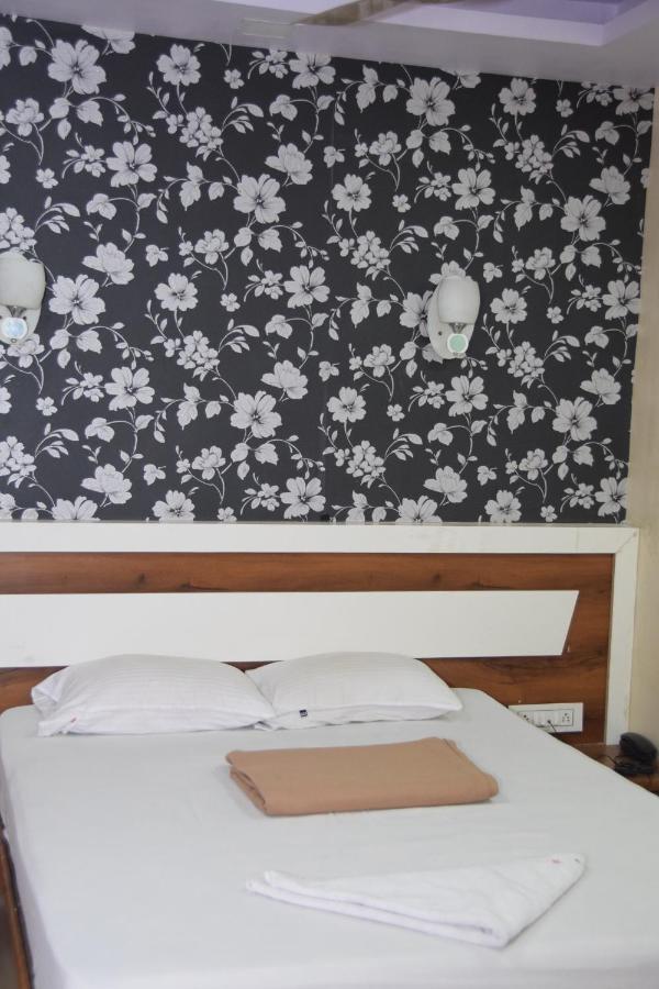 Hotel Riviera Residency Тане Екстериор снимка