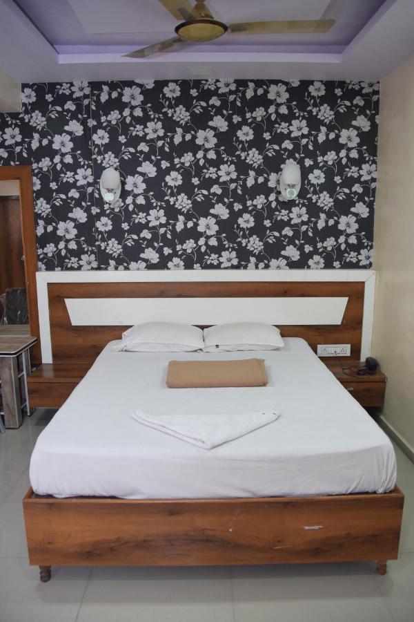 Hotel Riviera Residency Тане Екстериор снимка