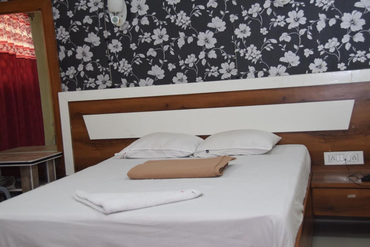 Hotel Riviera Residency Тане Екстериор снимка