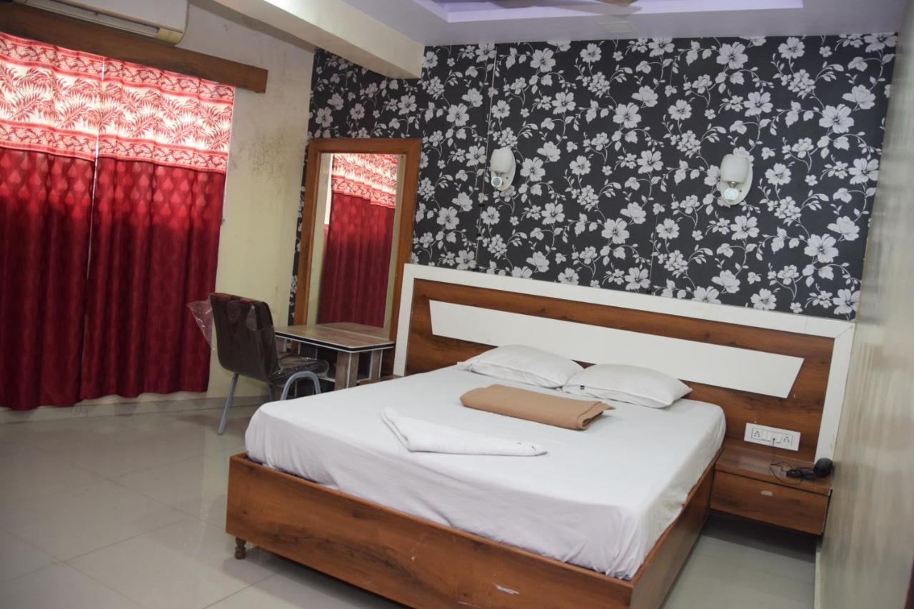 Hotel Riviera Residency Тане Екстериор снимка
